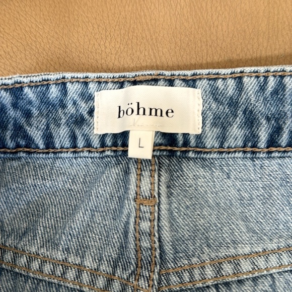 Denim Mini Skirt. Distressed. Size large - Picture 4 of 4